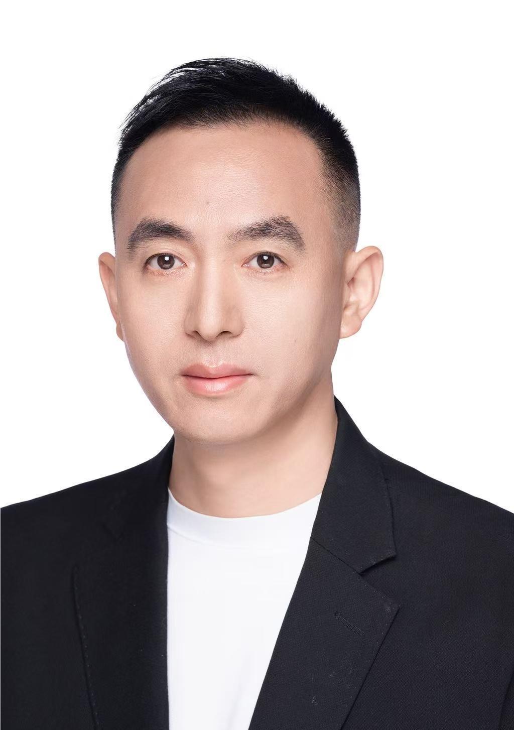 监事：何志刚